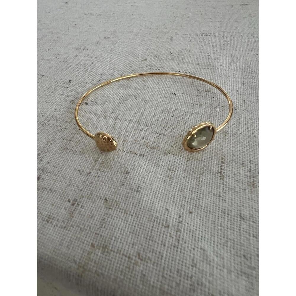 TAI JEWELRY Hammered Gold Plated Cuff Green Glass Stone Bracelet